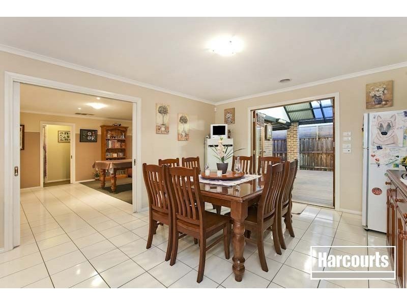 16 Forest Oak Court, Cranbourne VIC 3977