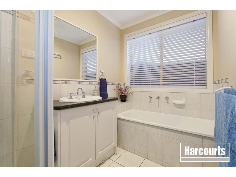 16 Forest Oak Court, Cranbourne VIC 3977