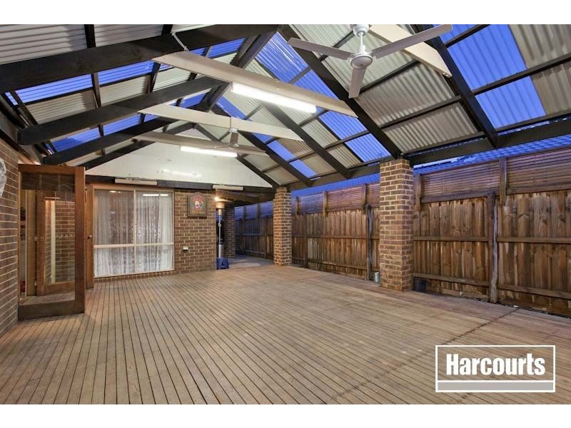 16 Forest Oak Court, Cranbourne VIC 3977