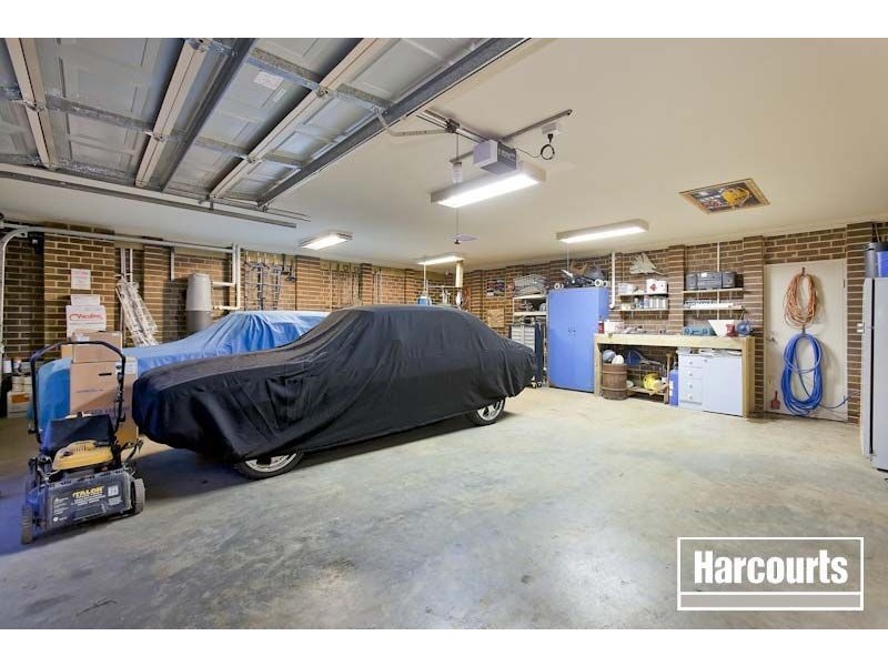 16 Forest Oak Court, Cranbourne VIC 3977