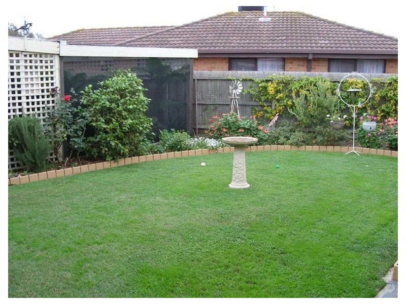 6 Ayres Close, Cranbourne North VIC 3977