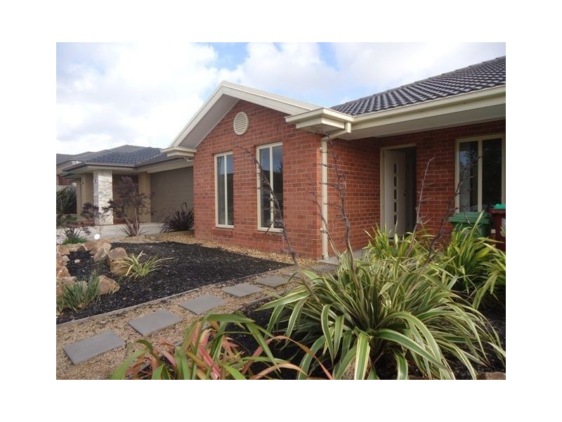 4 Pipetrack Circuit, Cranbourne East VIC 3977