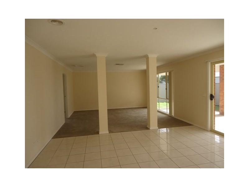 4 Pipetrack Circuit, Cranbourne East VIC 3977