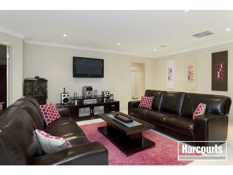 38 Von Nida Drive, Cranbourne North VIC 3977