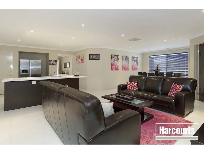 38 Von Nida Drive, Cranbourne North VIC 3977