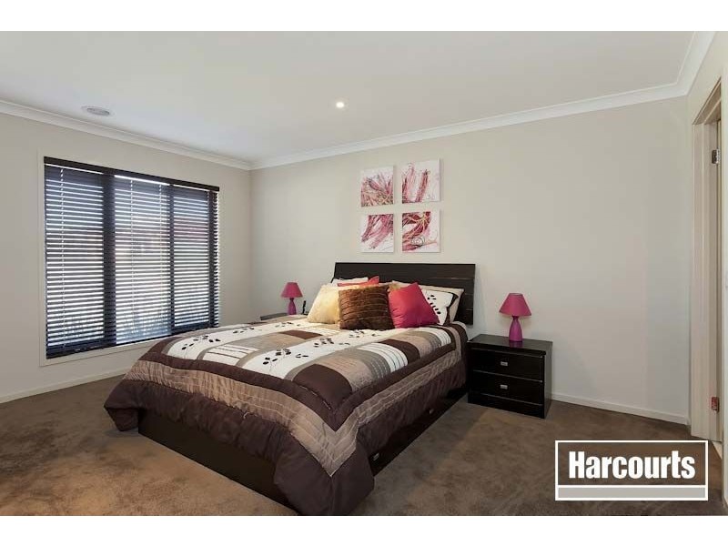 38 Von Nida Drive, Cranbourne North VIC 3977