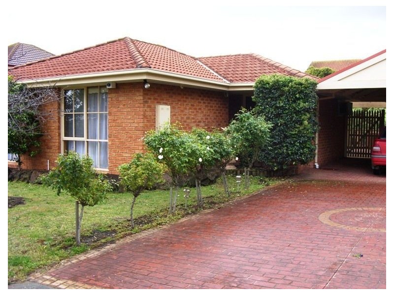 14 Magdalena Place, Berwick VIC 3806