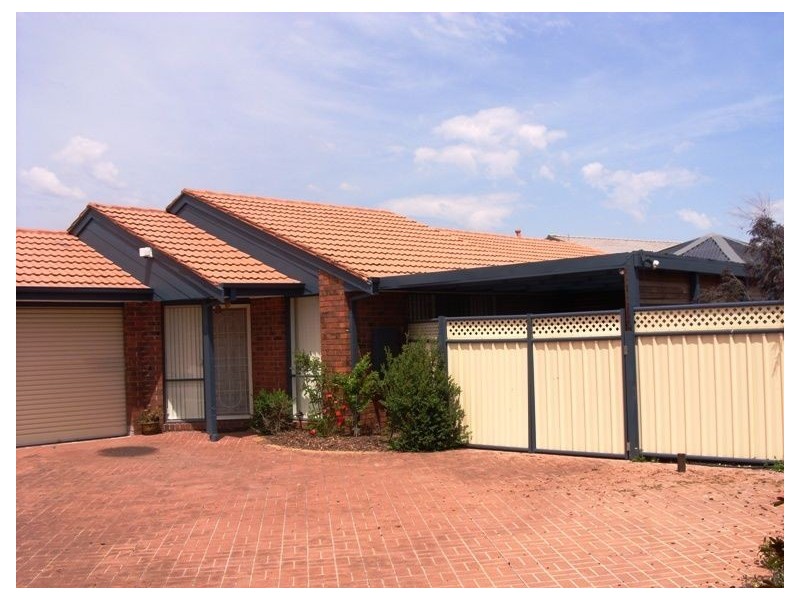 10 Waverley Park Drive, Cranbourne North VIC 3977