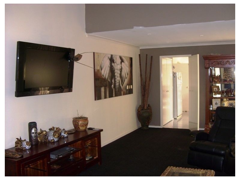 10 Waverley Park Drive, Cranbourne North VIC 3977
