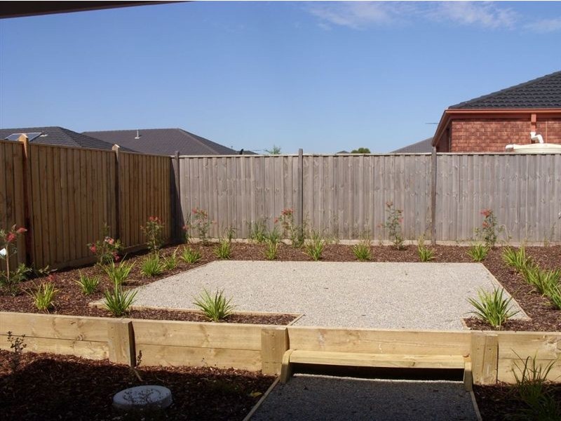 19 Ogle Way, Cranbourne North VIC 3977