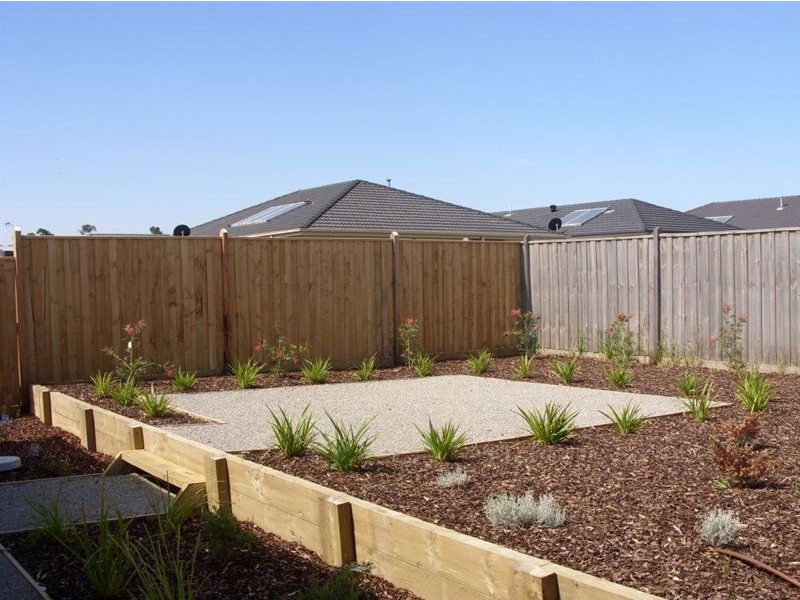 19 Ogle Way, Cranbourne North VIC 3977
