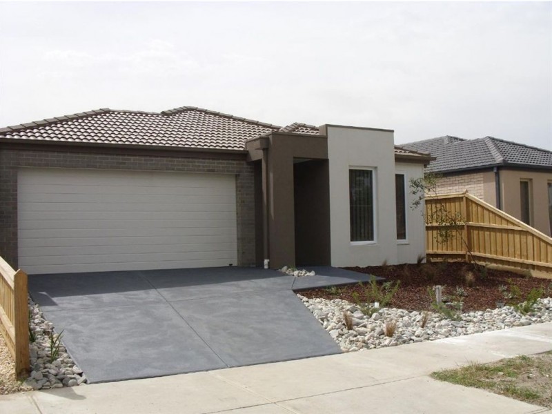 31 Ogle Way, Cranbourne North VIC 3977