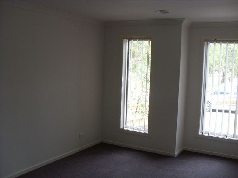 31 Ogle Way, Cranbourne North VIC 3977