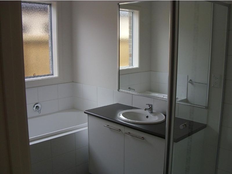 31 Ogle Way, Cranbourne North VIC 3977