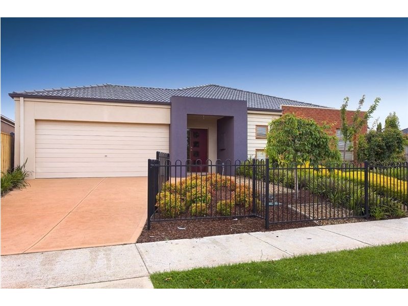 20 Fallingwater Drive, Pakenham VIC 3810