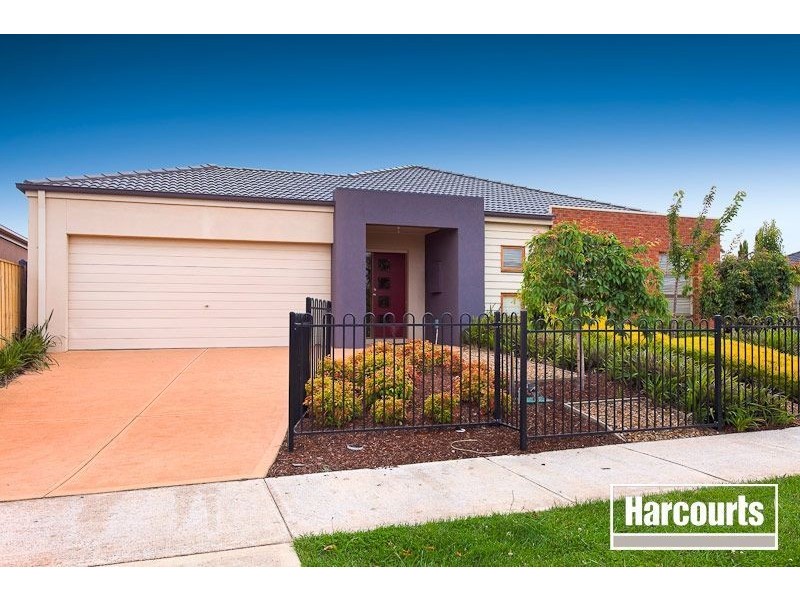 20 Fallingwater Drive, Pakenham VIC 3810
