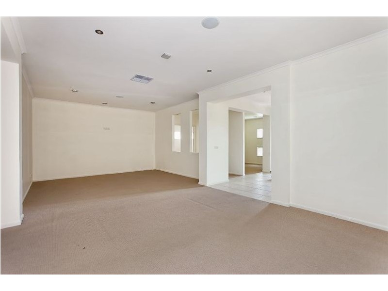 20 Fallingwater Drive, Pakenham VIC 3810