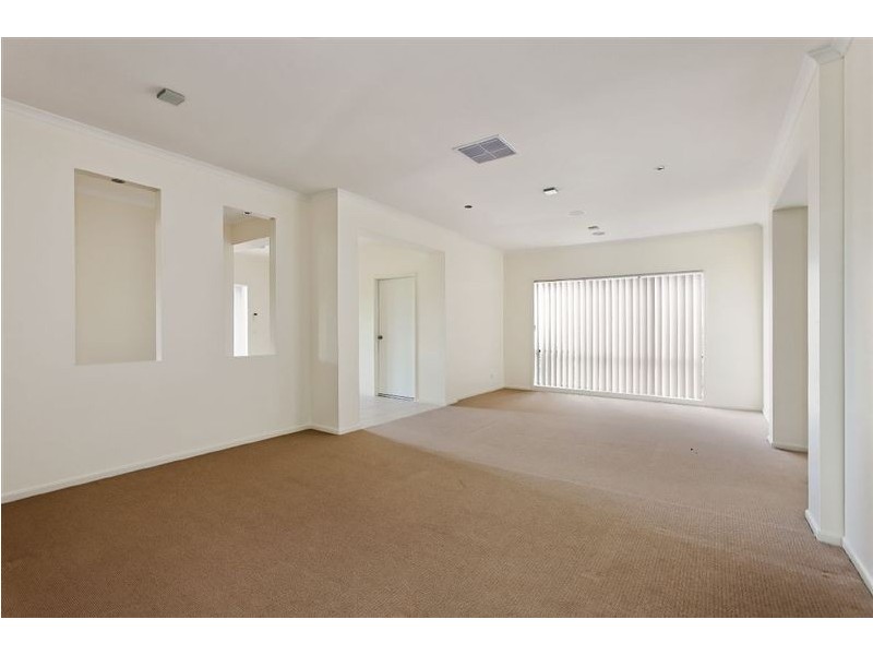 20 Fallingwater Drive, Pakenham VIC 3810