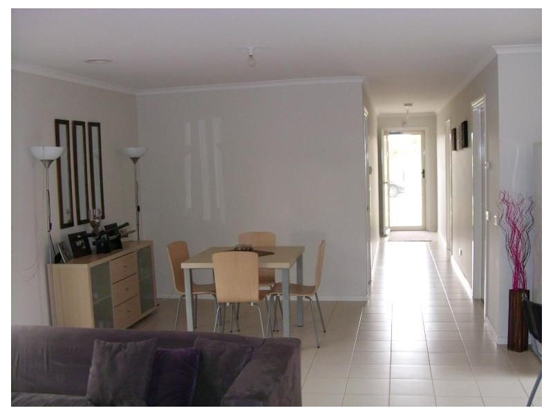 21 Calais Circuit, Cranbourne West VIC 3977