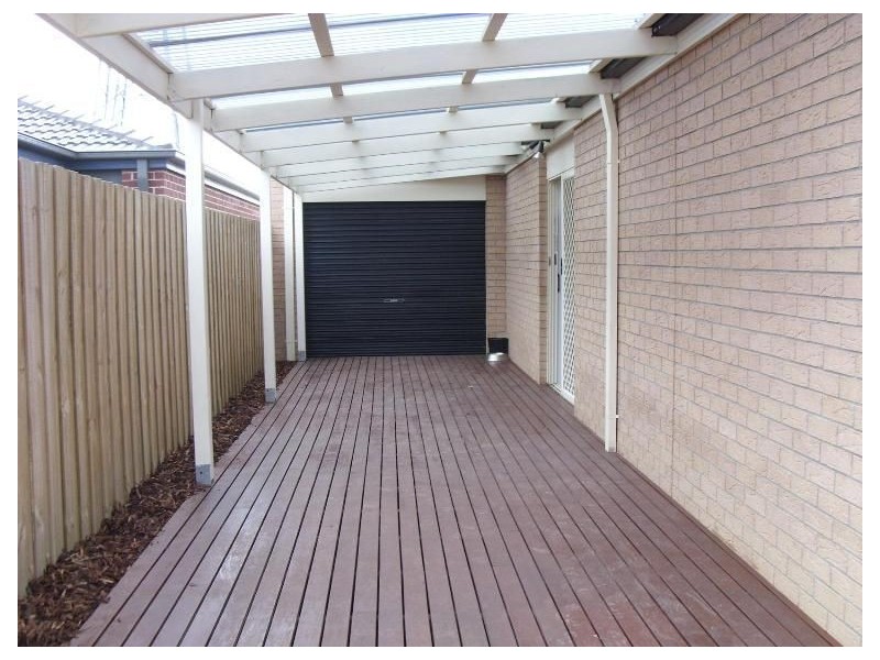 21 Calais Circuit, Cranbourne West VIC 3977