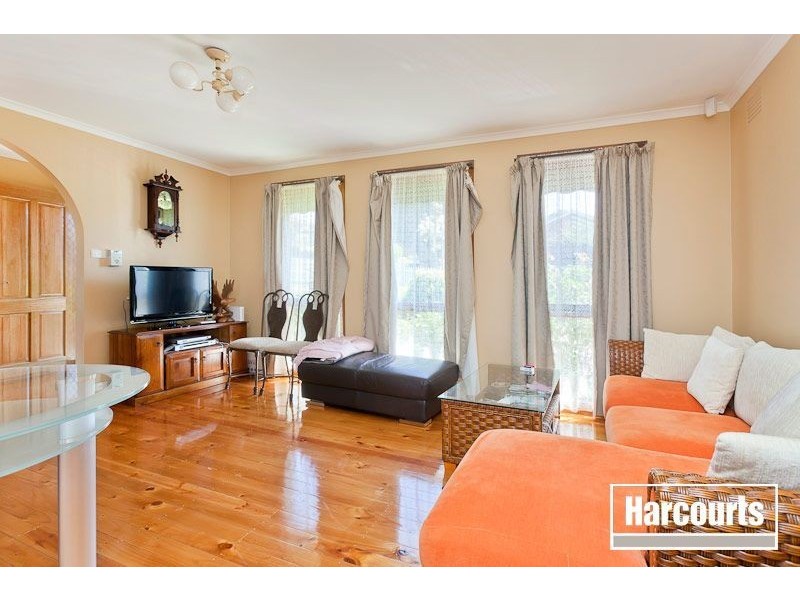 10 Hutchins Avenue, Endeavour Hills VIC 3802