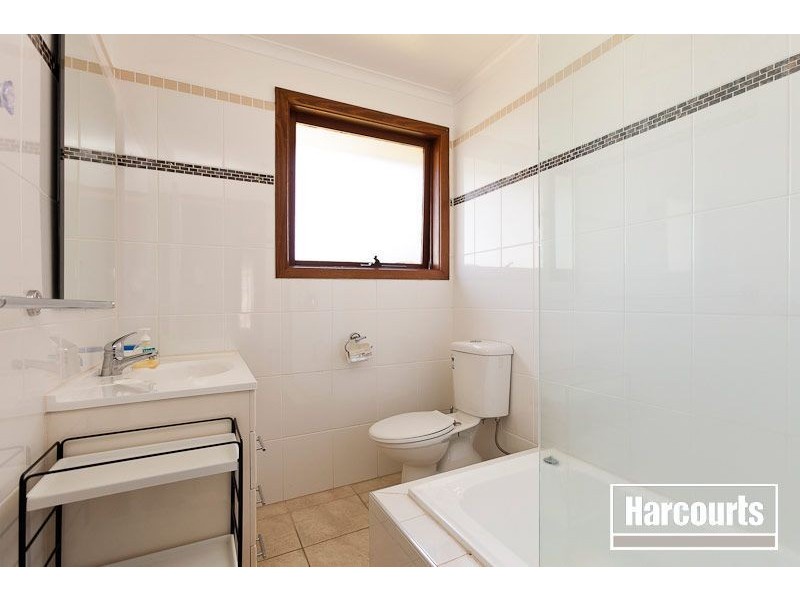 10 Hutchins Avenue, Endeavour Hills VIC 3802