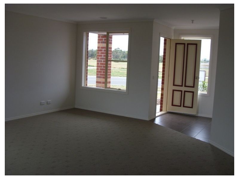 47 Calais Court, Cranbourne West VIC 3977