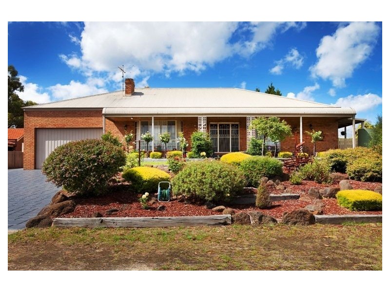 4 Coronet Court, Cranbourne VIC 3977