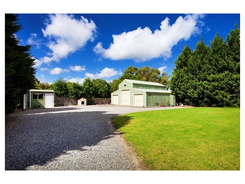 4 Coronet Court, Cranbourne VIC 3977