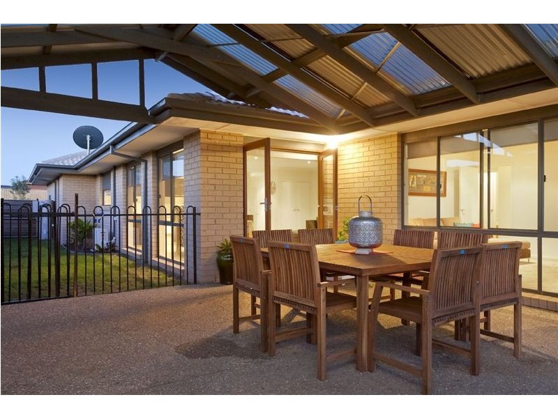 29 Station Creek Way, Cranbourne South VIC 3977