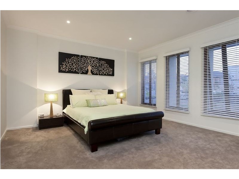 29 Station Creek Way, Cranbourne South VIC 3977