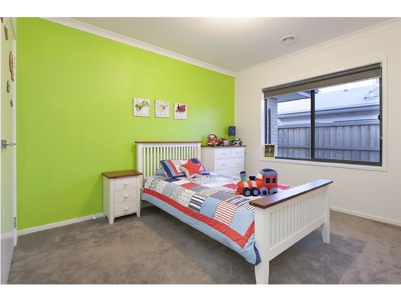 29 Station Creek Way, Cranbourne South VIC 3977