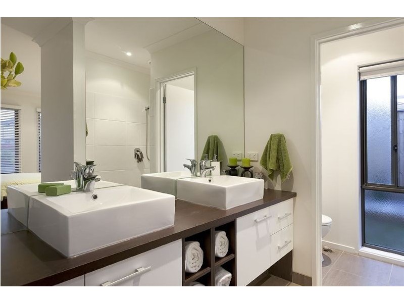 29 Station Creek Way, Cranbourne South VIC 3977