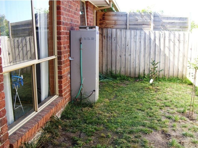 2/117 Clarendon Street, Cranbourne VIC 3977