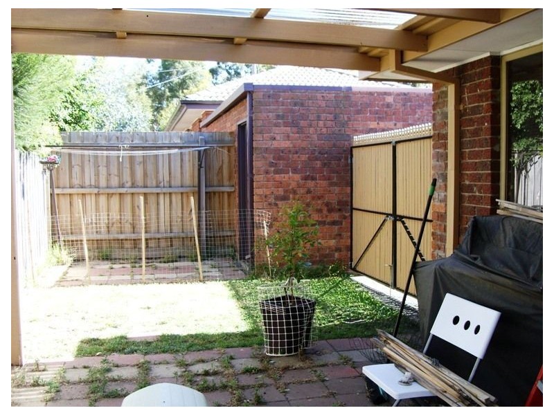 2/117 Clarendon Street, Cranbourne VIC 3977