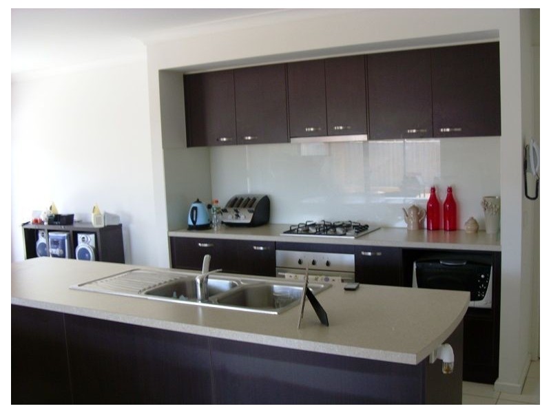 155 Rosebank Drive, Cranbourne North VIC 3977