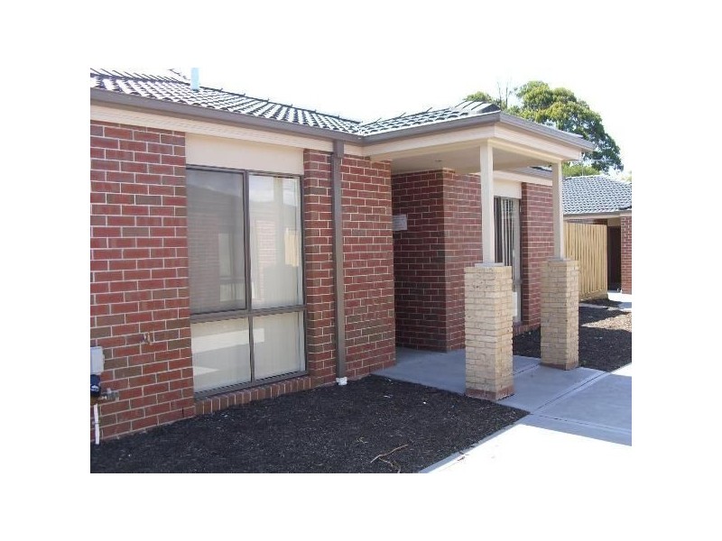 2/11-13 Elizabeth Street, Cranbourne North VIC 3977