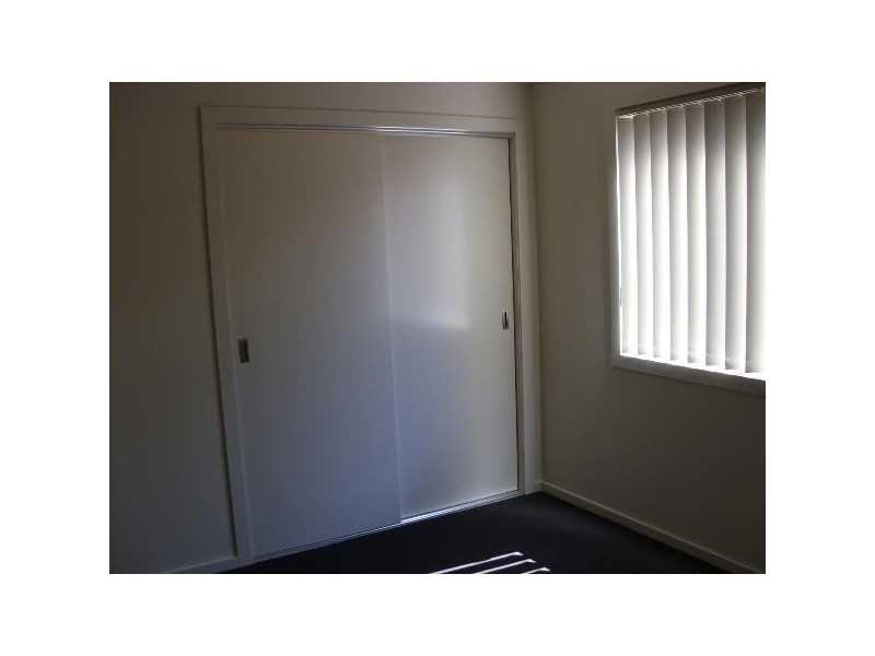 2/11-13 Elizabeth Street, Cranbourne North VIC 3977