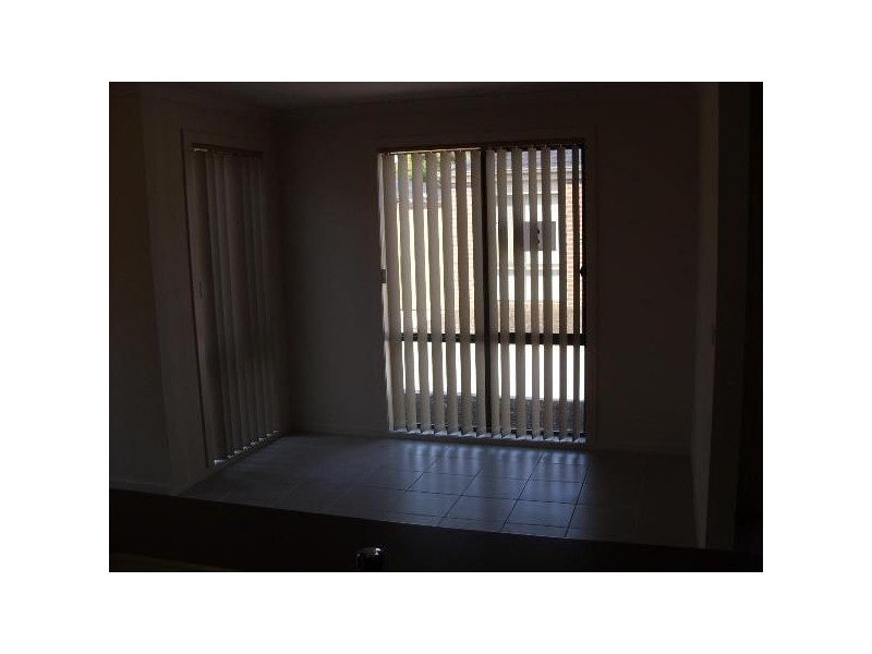 2/11-13 Elizabeth Street, Cranbourne North VIC 3977