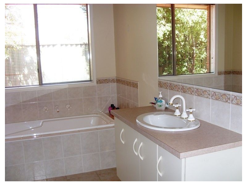 25 Hunt Club Boulevard, Cranbourne East VIC 3977