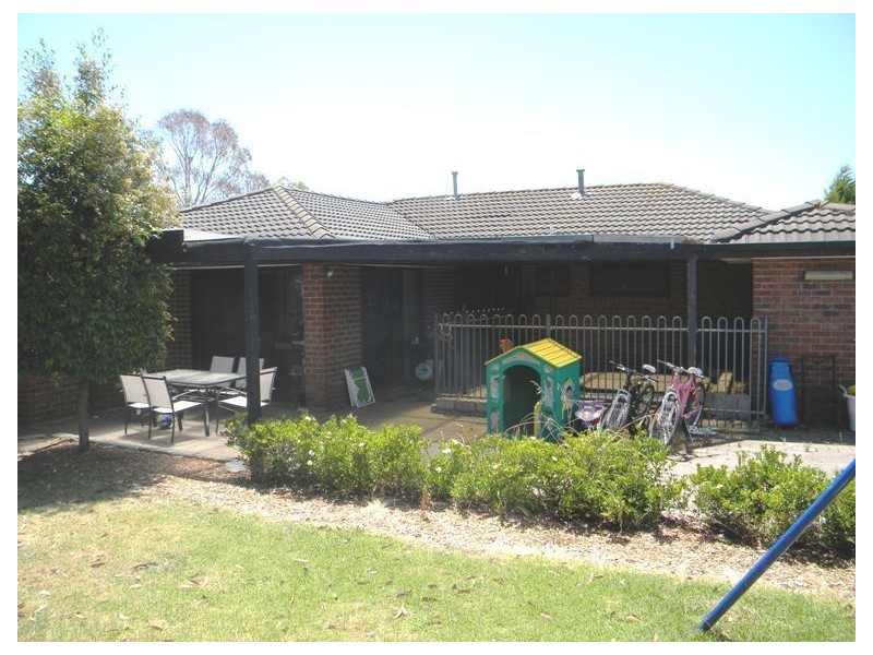 10 Hindmarsh Court, Cranbourne North VIC 3977