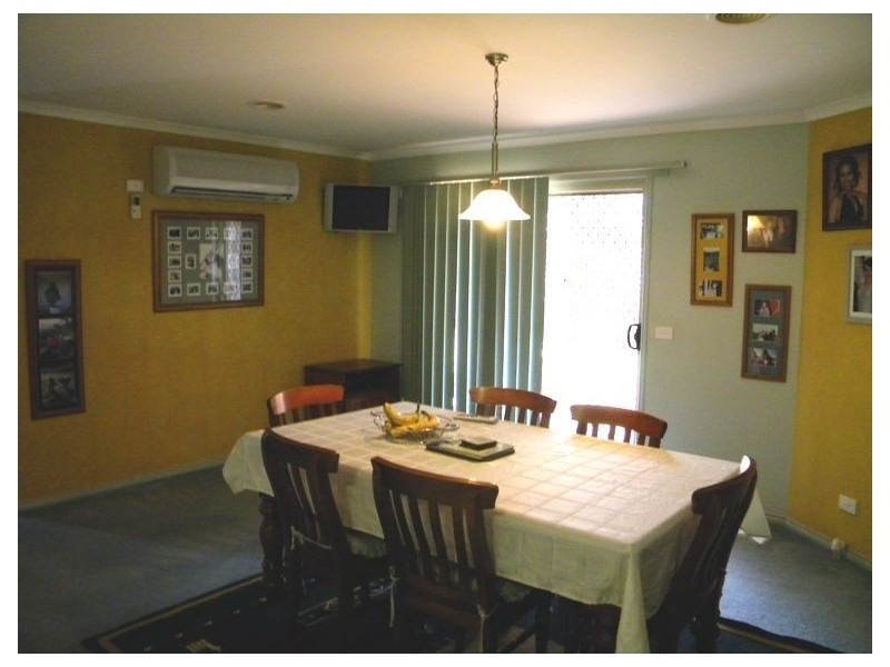 34 Cornwell Crescent, Cranbourne East VIC 3977