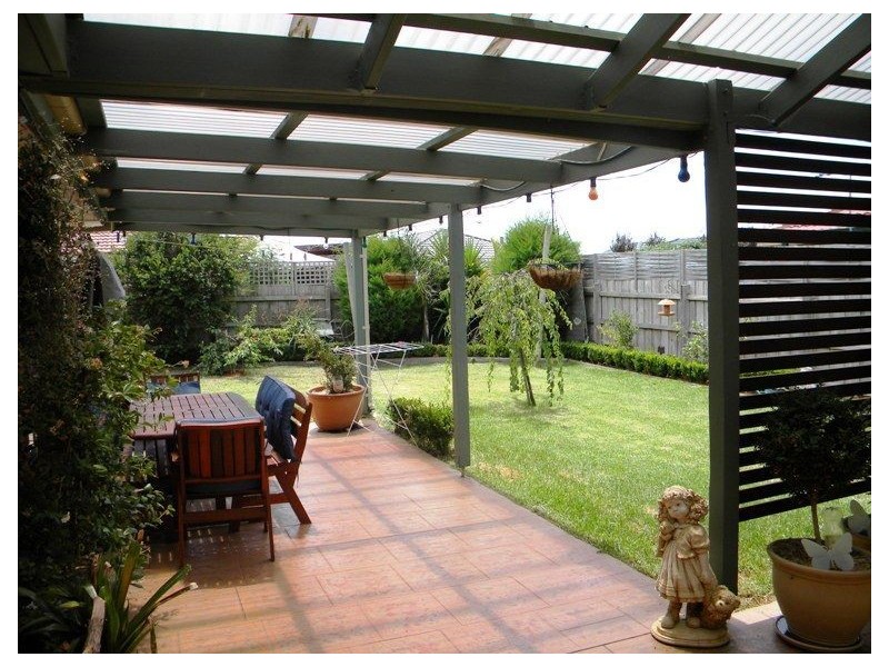 34 Cornwell Crescent, Cranbourne East VIC 3977