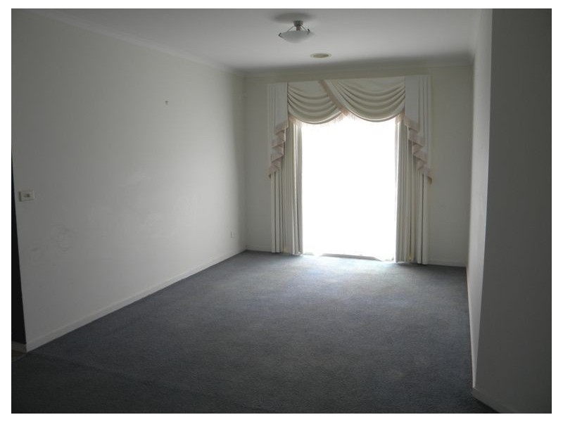 24 Seacombe Place, Cranbourne VIC 3977