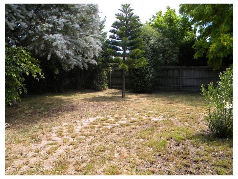 24 Seacombe Place, Cranbourne VIC 3977