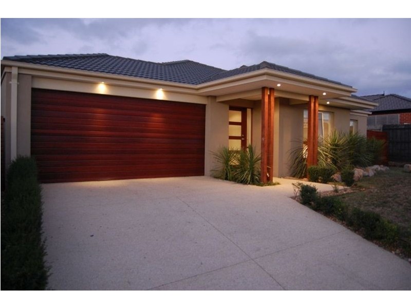 60 Brookland Greens Boulevard, Cranbourne VIC 3977