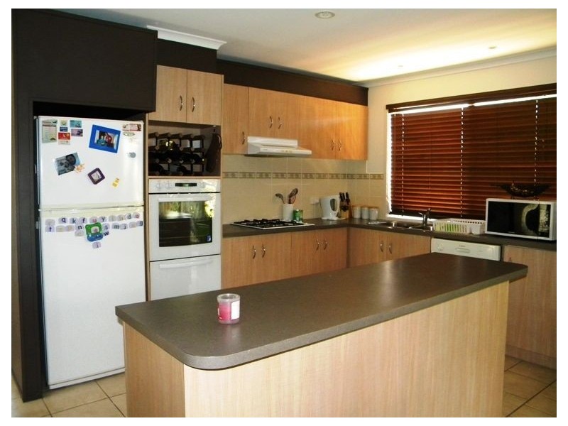 23 Gatehouse Parade, Cranbourne East VIC 3977