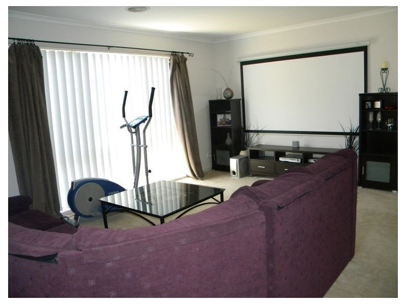 23 Gatehouse Parade, Cranbourne East VIC 3977