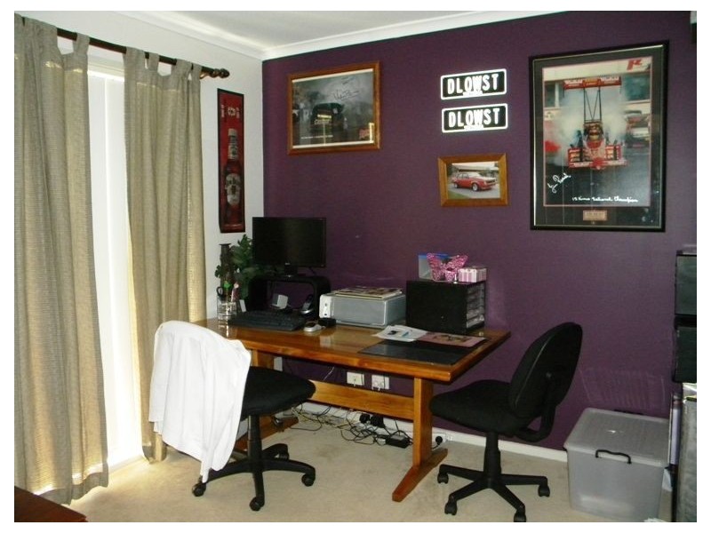 23 Gatehouse Parade, Cranbourne East VIC 3977