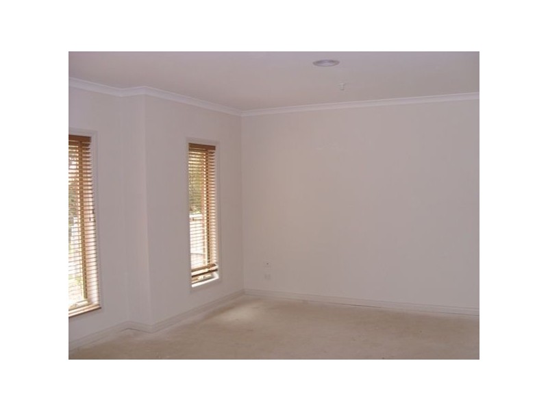 6/42-44 Inglis Road, Berwick VIC 3806